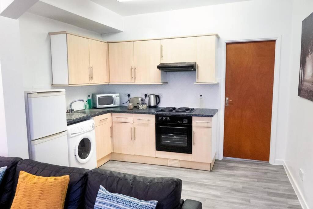 Apartment Up To 9 Close To Centre, Big Tv And Wifi Cardiff Zewnętrze zdjęcie